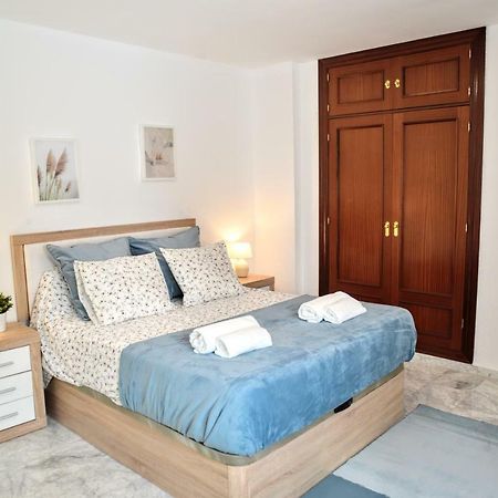 Homely Malaga Don Cristian Con Parking Privado Exterior foto