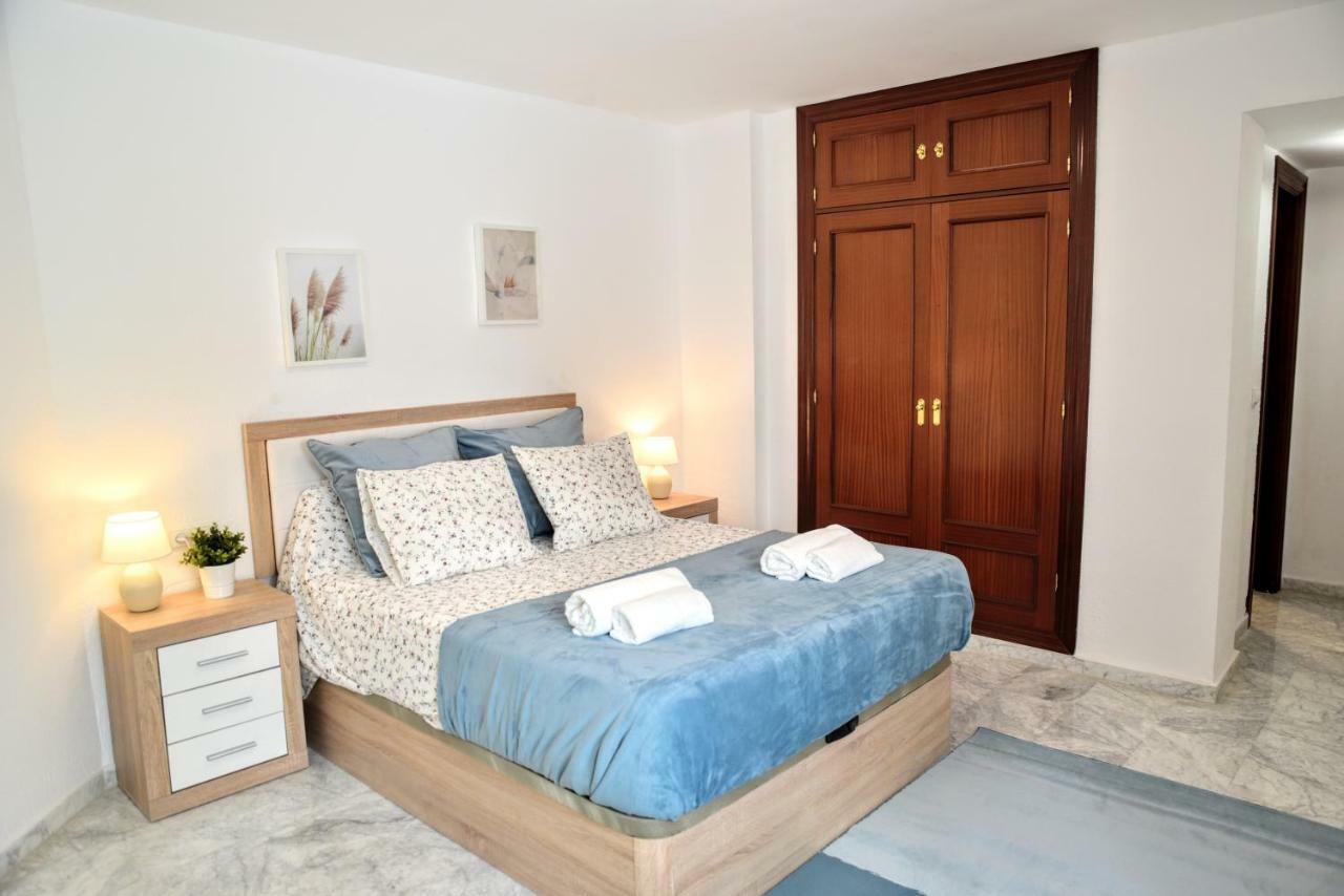 Homely Malaga Don Cristian Con Parking Privado Exterior foto